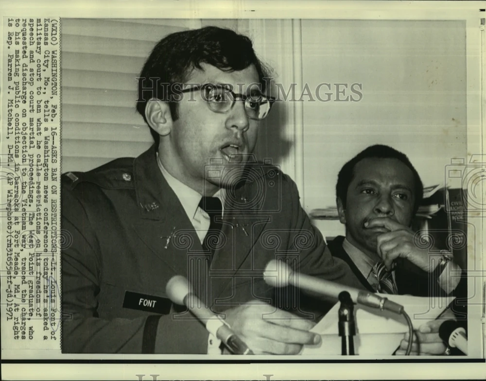 1971 Press Photo Lt. Louis Font speaks at Washington news conference