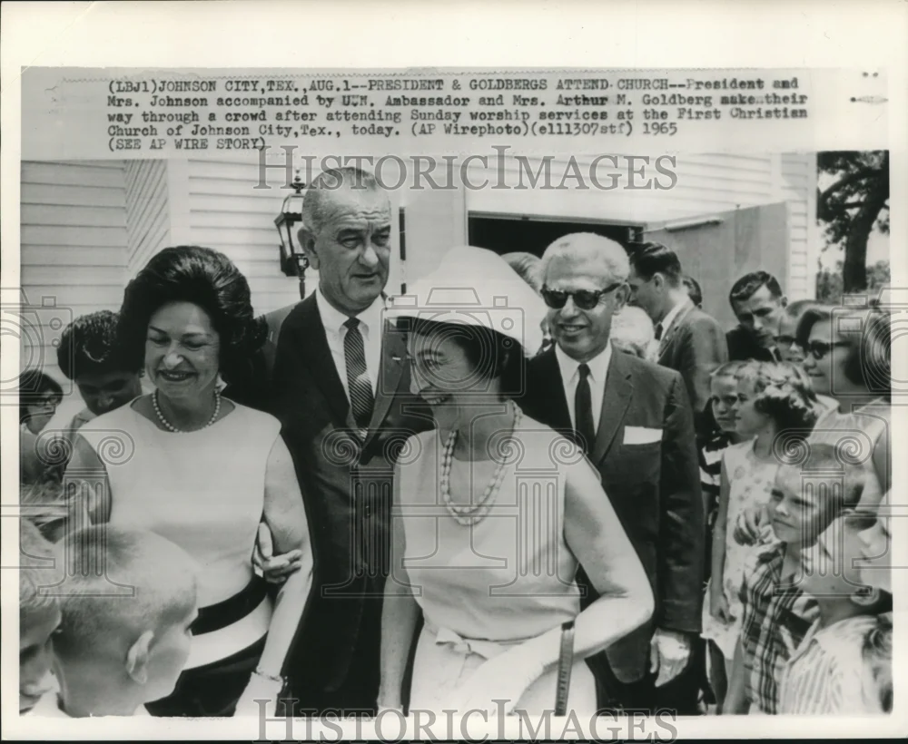 1965 Press Photo President & Mrs. Johnson with others at church in Texas