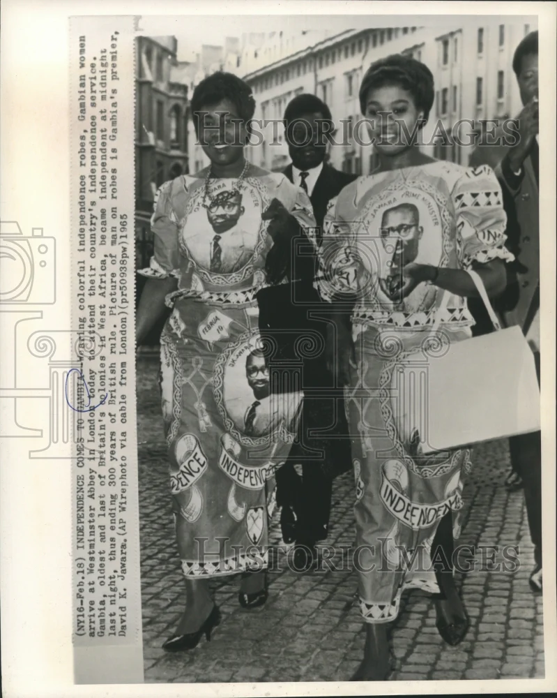 1965 Press Photo Gambian women in independence robes arrive at Westminster Abbey