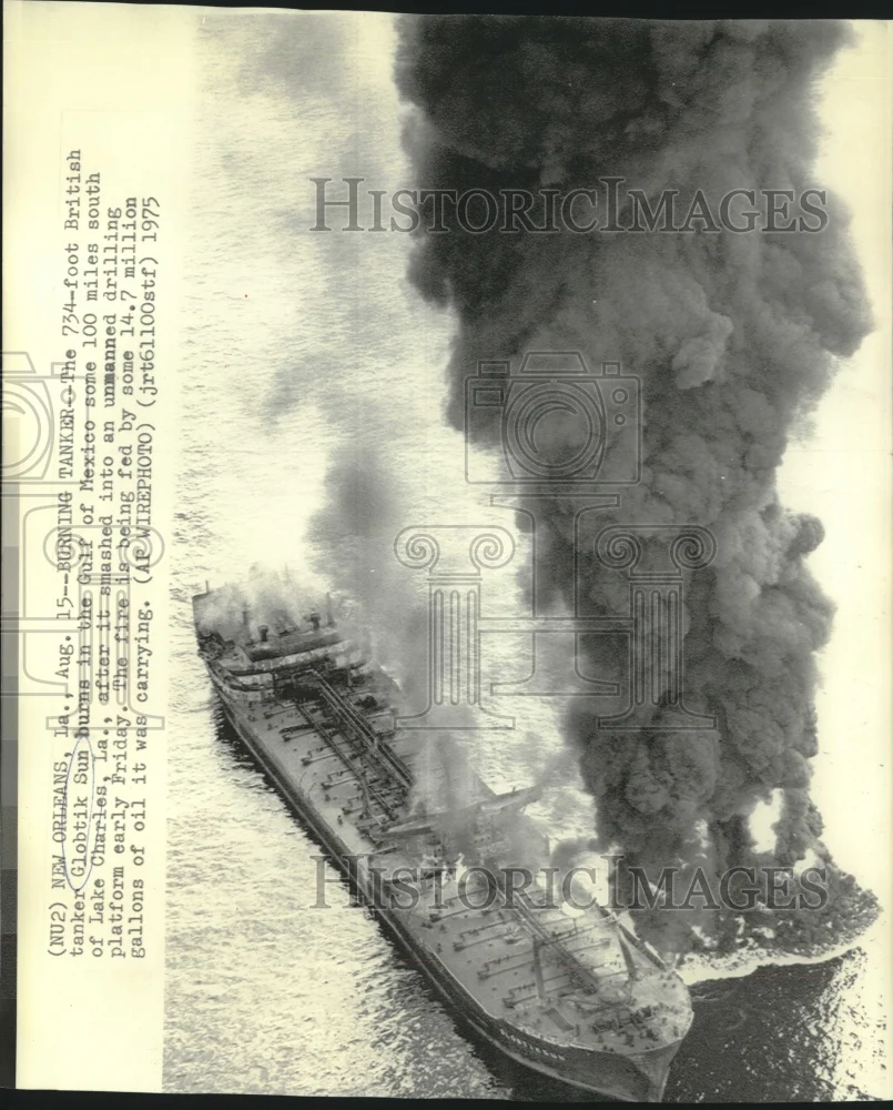 1975 Press Photo British tanker Globtik Sun burns in the Gulf of Mexico