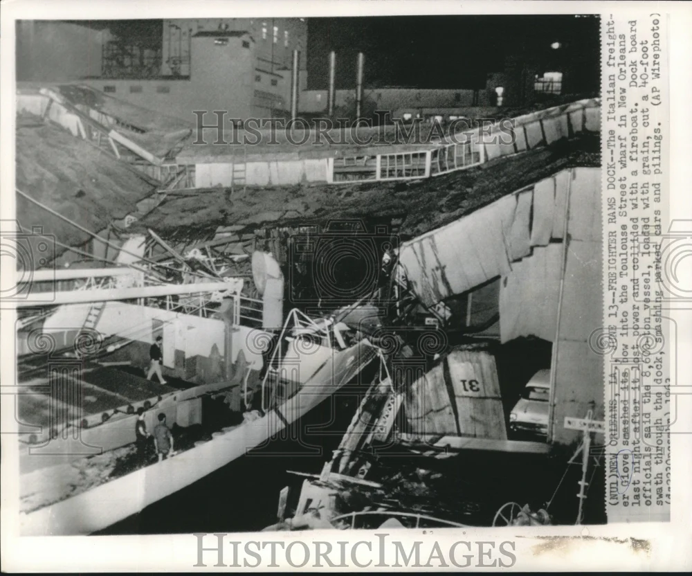 1963 Press Photo Italian freighter Glove rams Toulouse Street wharf - now06675