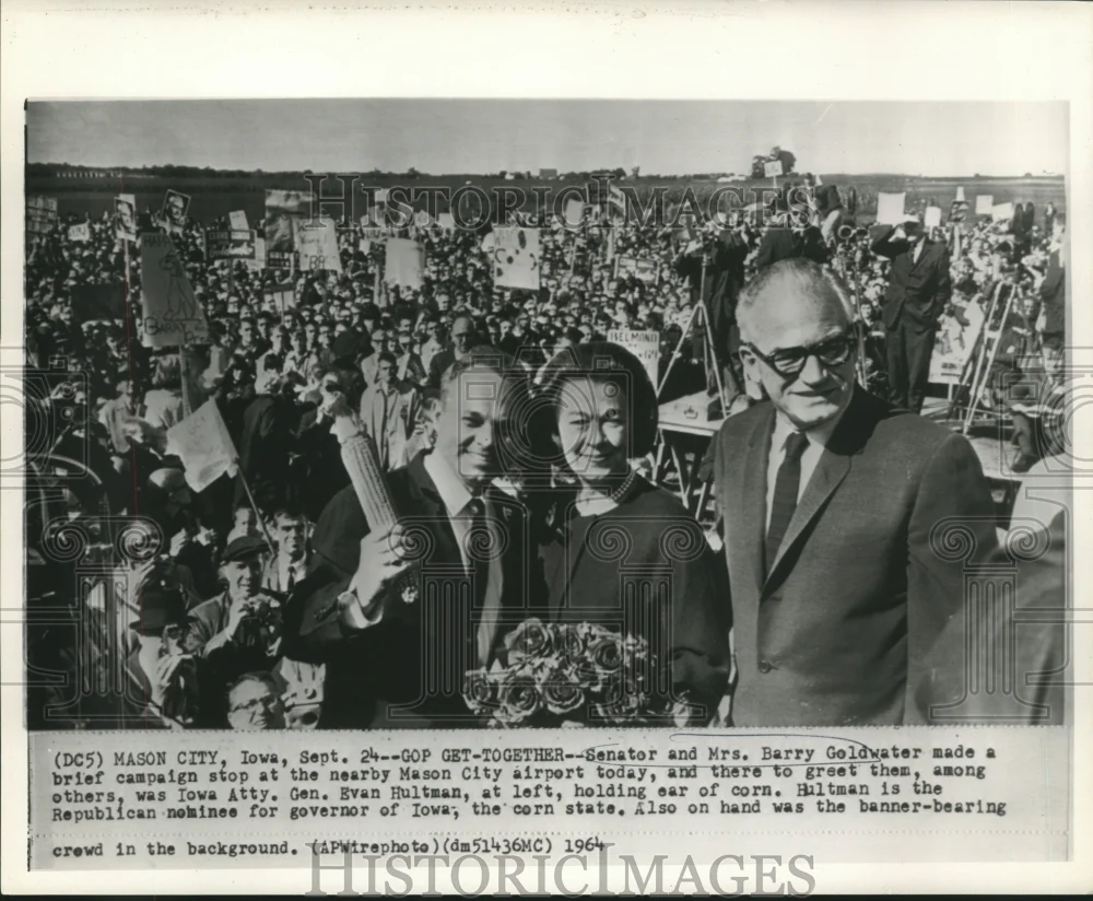 1964 Press Photo Senator & Mrs. Goldwater with IA Attorney General Hultman