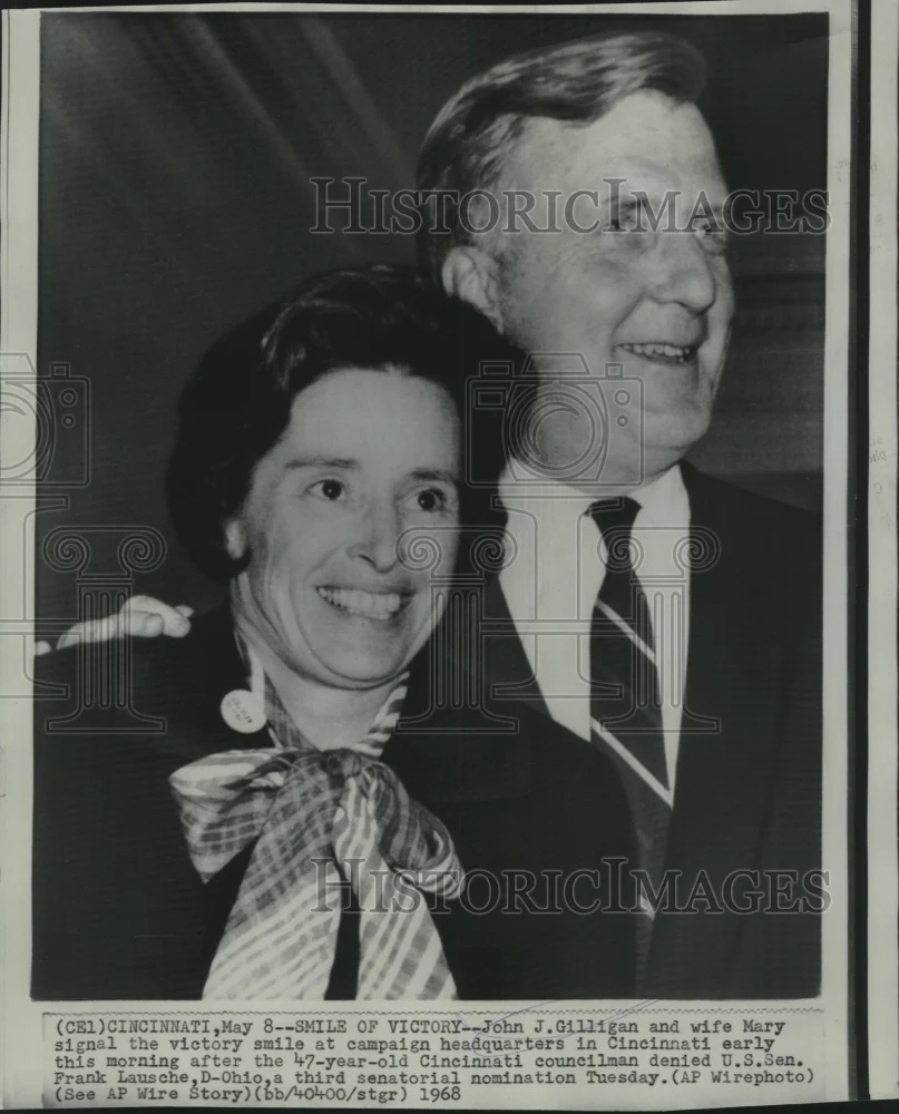 1968 Press Photo Ohio-John & Mary Gilligan smile a campaign headquarters