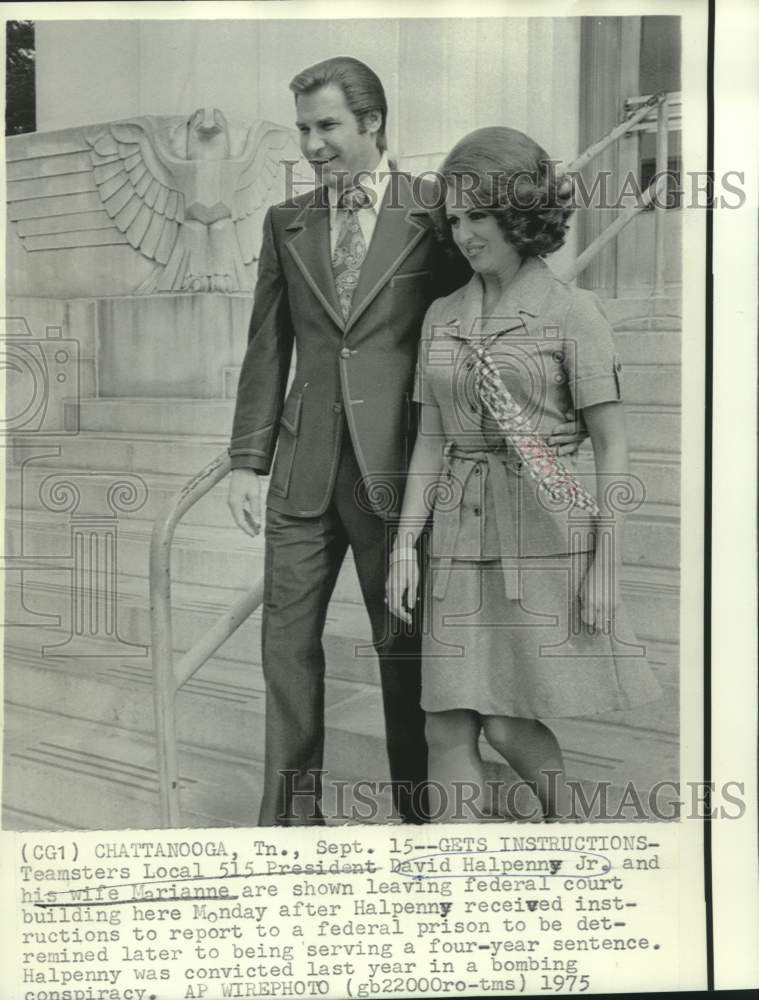 1975 Press Photo Teamsters Local 515 President Halpenny & wife leave court