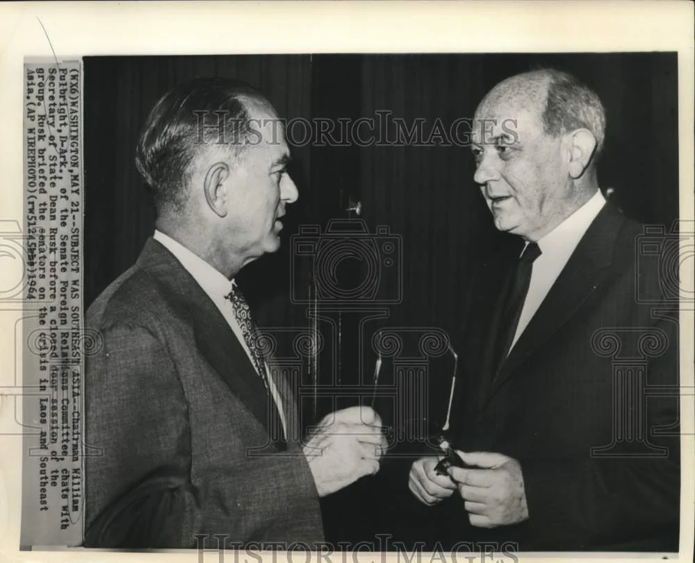 1964 Press Photo Chairman William Fulbright & Dean Rusk chat in Washington.