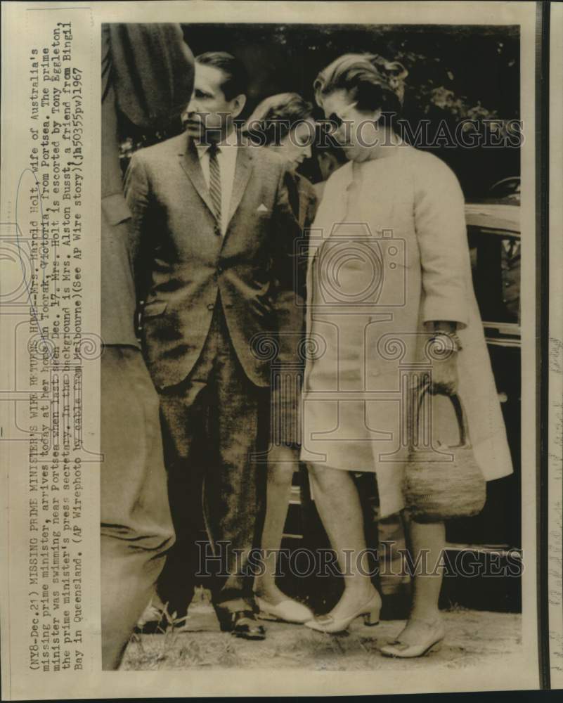 1967 Press Photo Missing Prime Minister Harold Holt's wife returns home