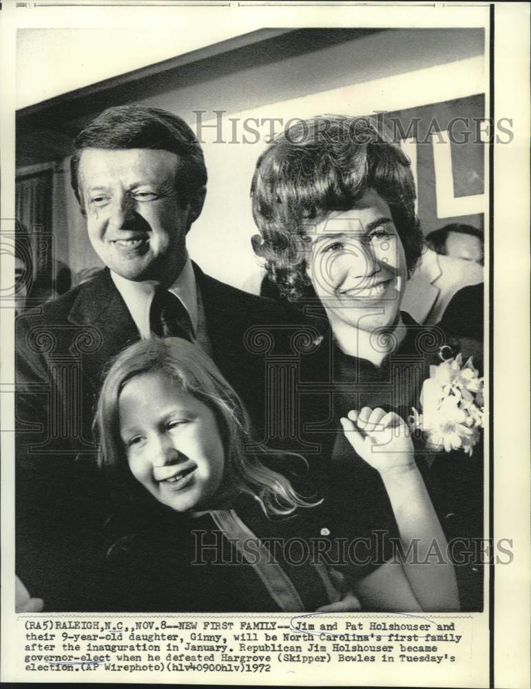 1972 Press Photo North Carolina's first family, Jim, Pat and Ginny Holshouser