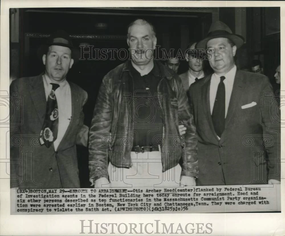 1956 Press Photo Otis Archer Hood held by FBI agents at Boston Federal Building