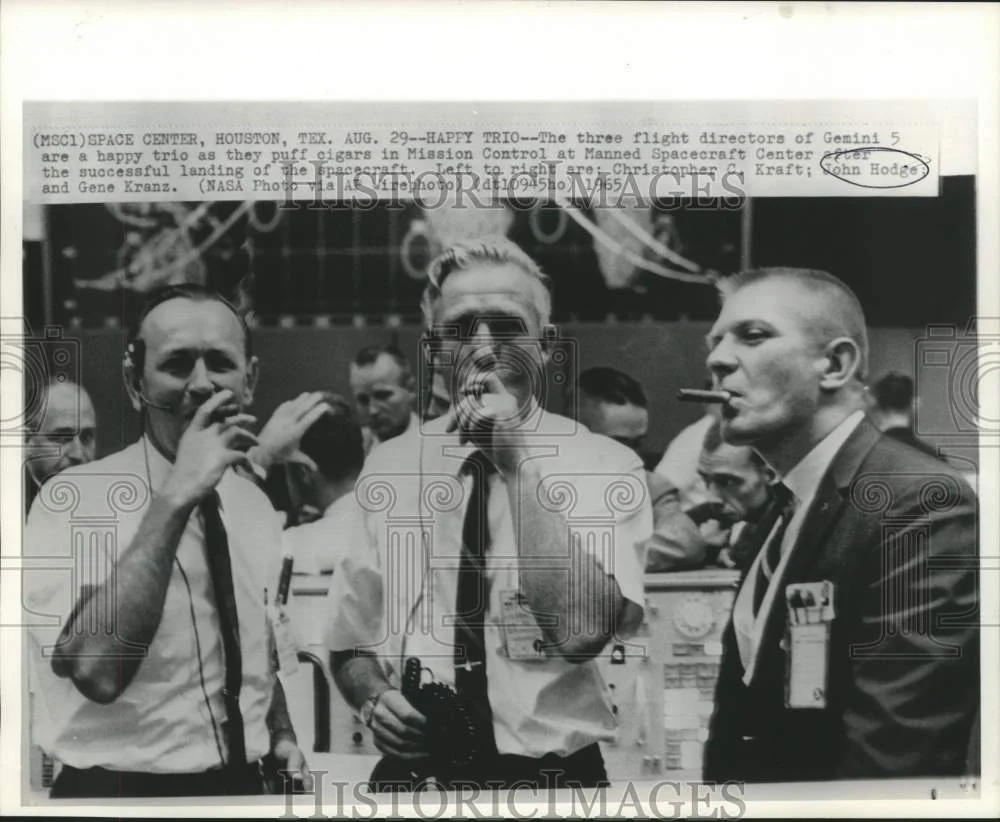 1965 Press Photo John Hodge and other Gemini 5 flight directors light up cigars