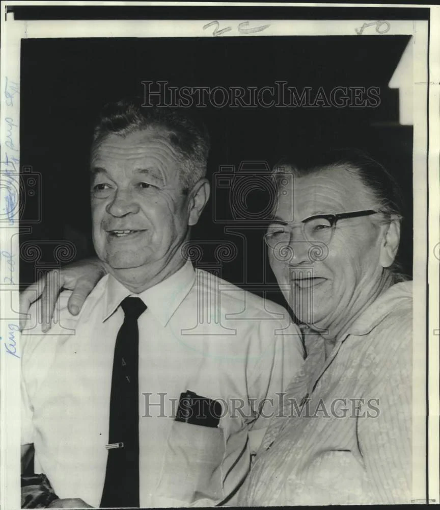 1970 Press Photo Siblings Leon King & Emogene King Wood reunited after 34 years.