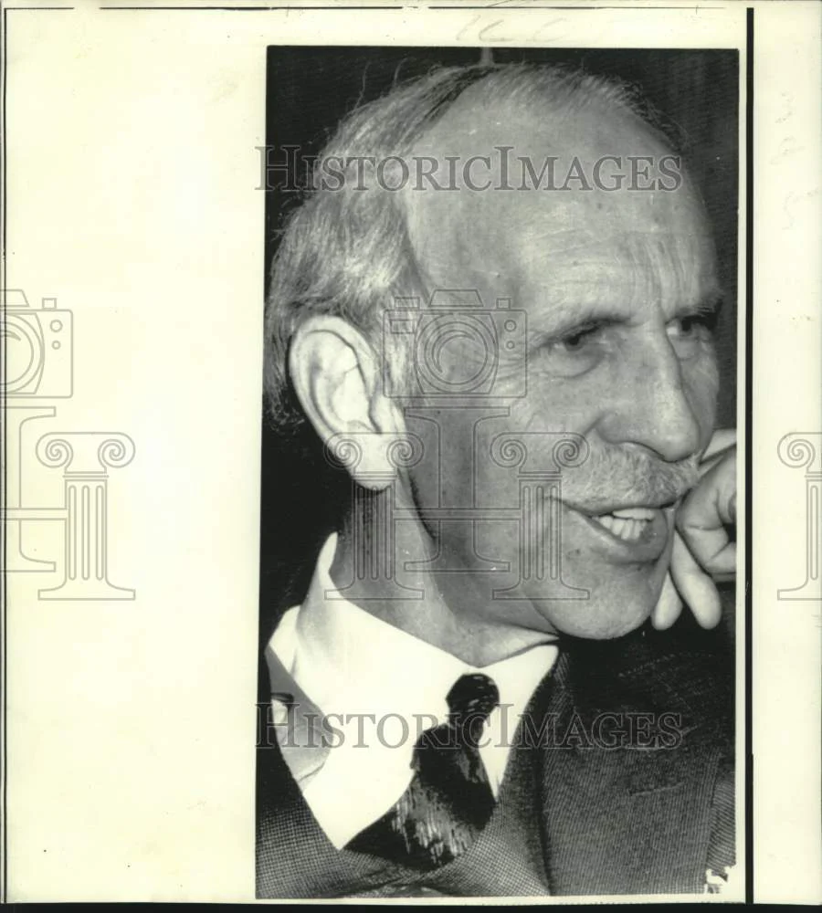 1973 Press Photo Released kidnap victim Charles A. Lockwood with reporters