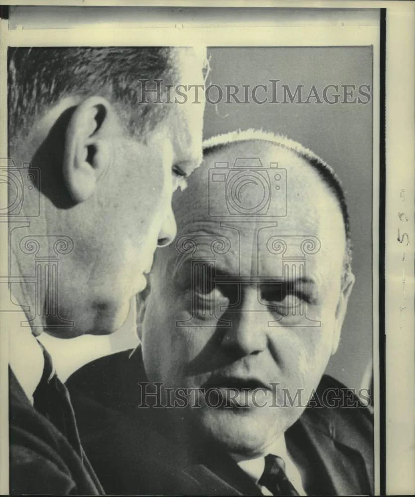 1966 Press Photo Congressmen Melvin Laird and Gerald Ford at press conference