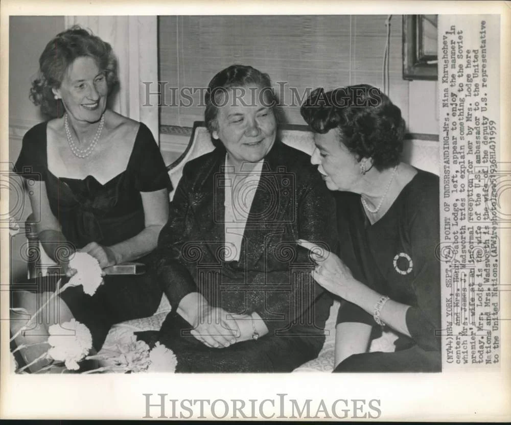 1959 Press Photo Mrs. Khrushchev and others at New York reception - now18571