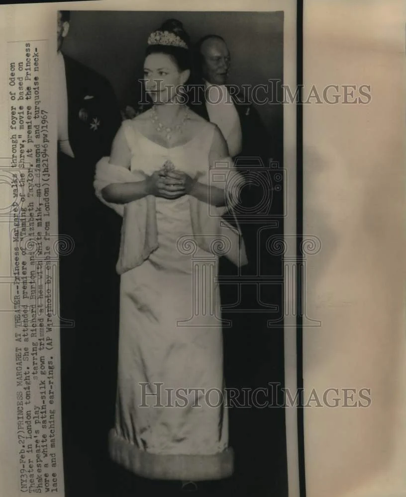 1967 Press Photo Princess Margaret enters Odeon Theater in London - now19037