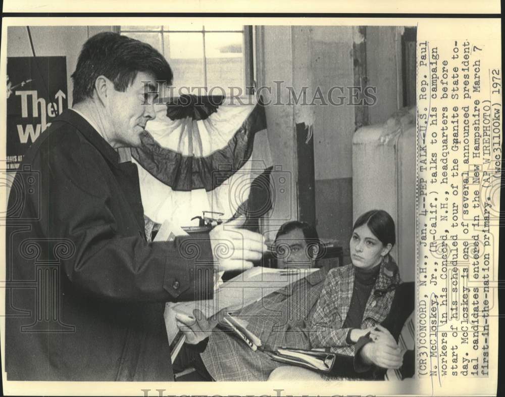 1972 Press Photo Representative McCloskey with Concord, NH campaign workers