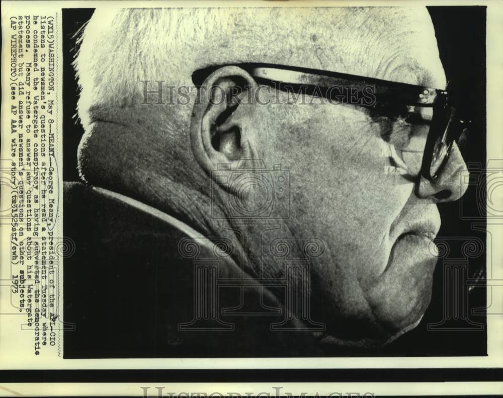 1973 Press Photo AFL-CIO President Meany listens to newsmen's questions