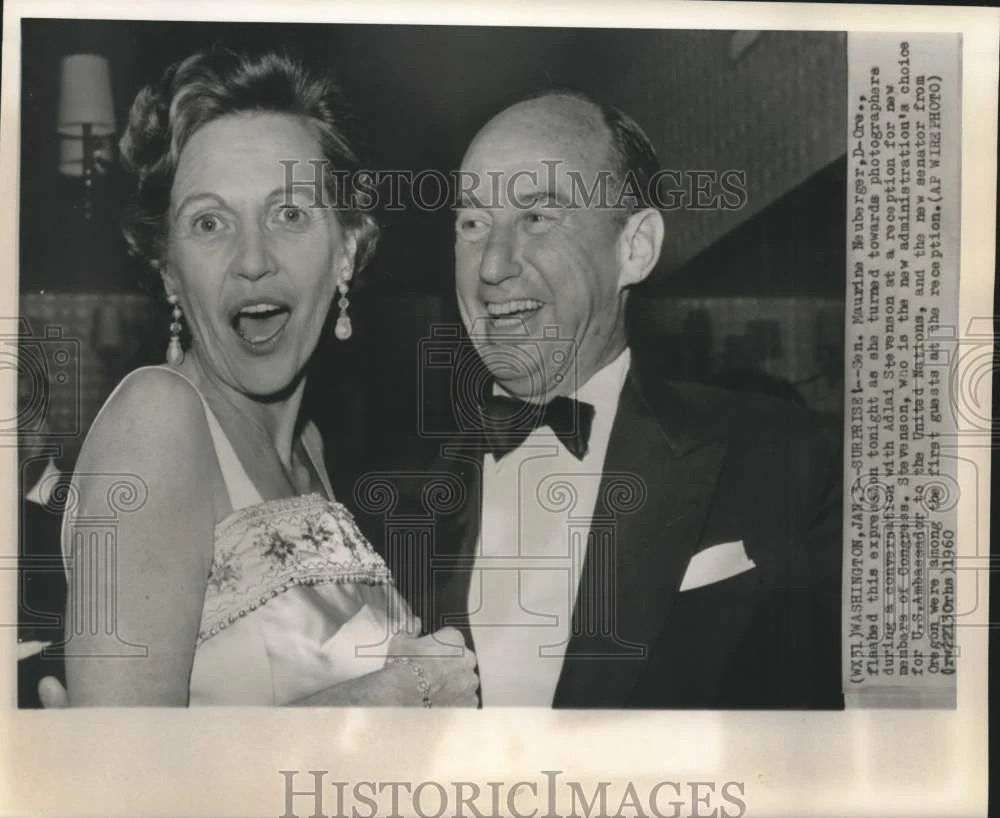 1960 Press Photo Senator Neuberger and Stevenson chat at Washington reception