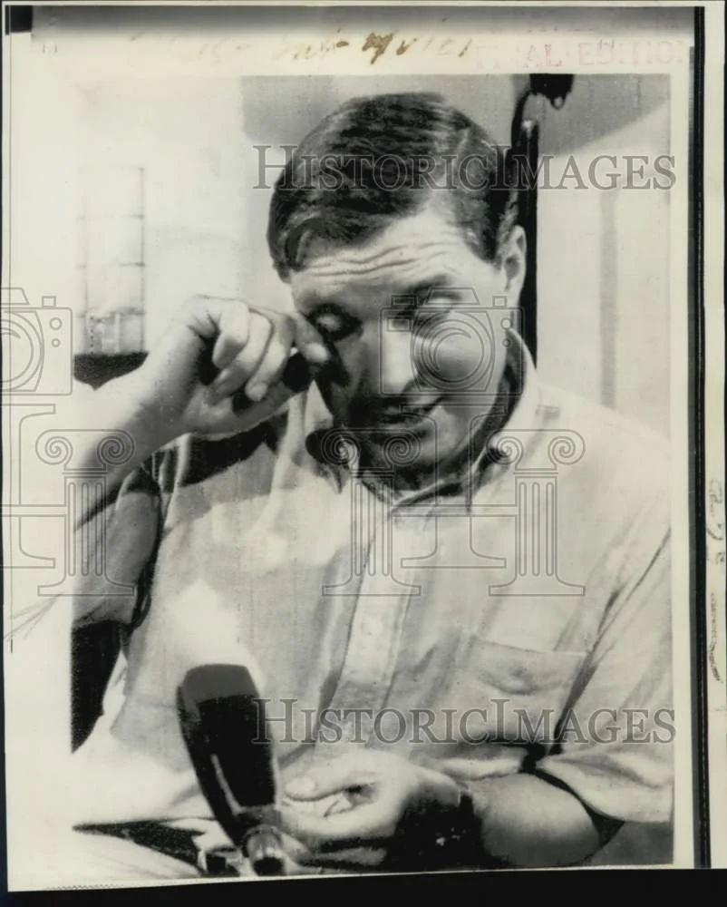 1987 Press Photo Illinois Senator Charles Percy tells of narrow Vietnam escape