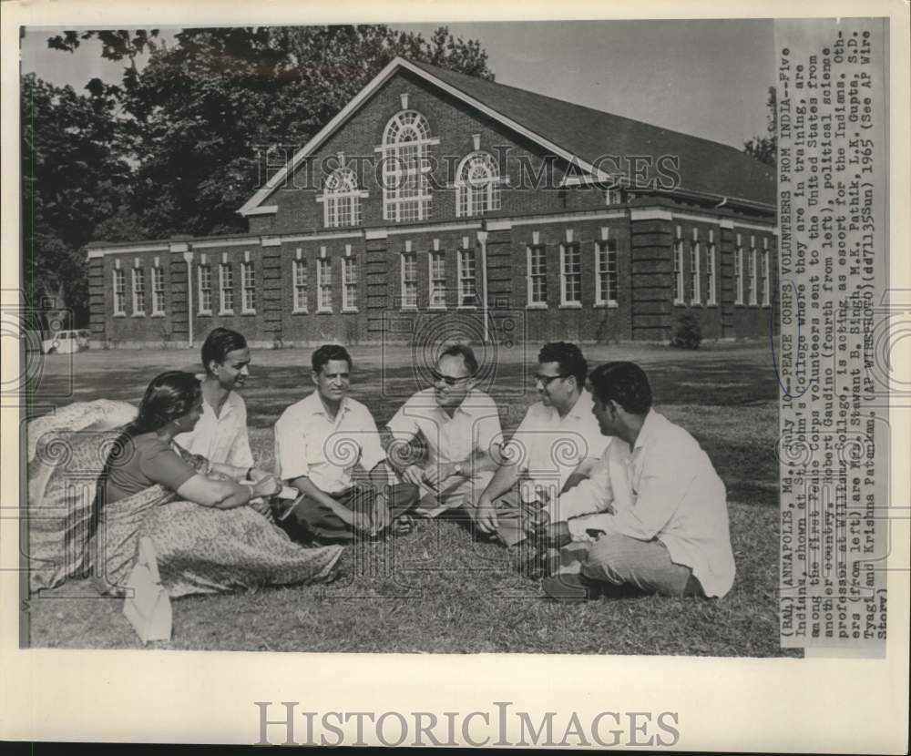 1965 Press Photo Peace Corps volunteers from India train at St. John's College