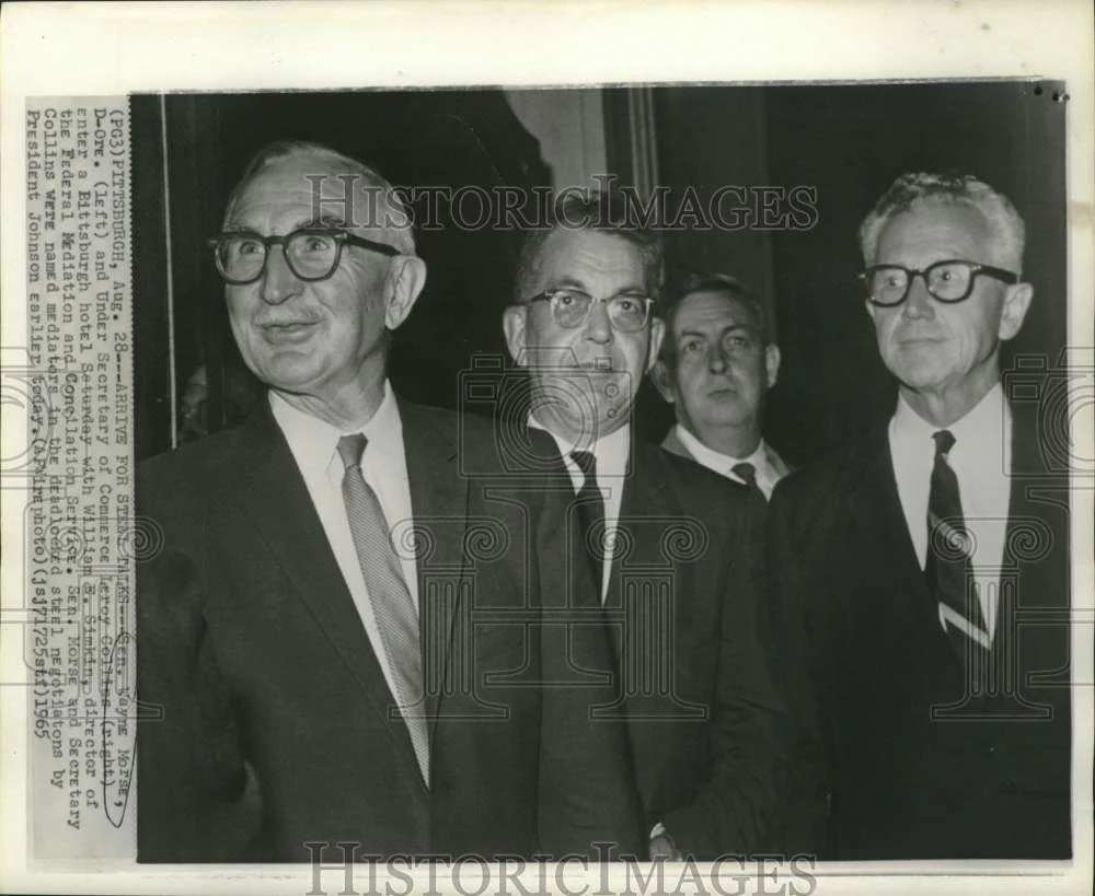 1965 Press Photo Senator Wayne Morse and steel strike principals in Pittsburgh