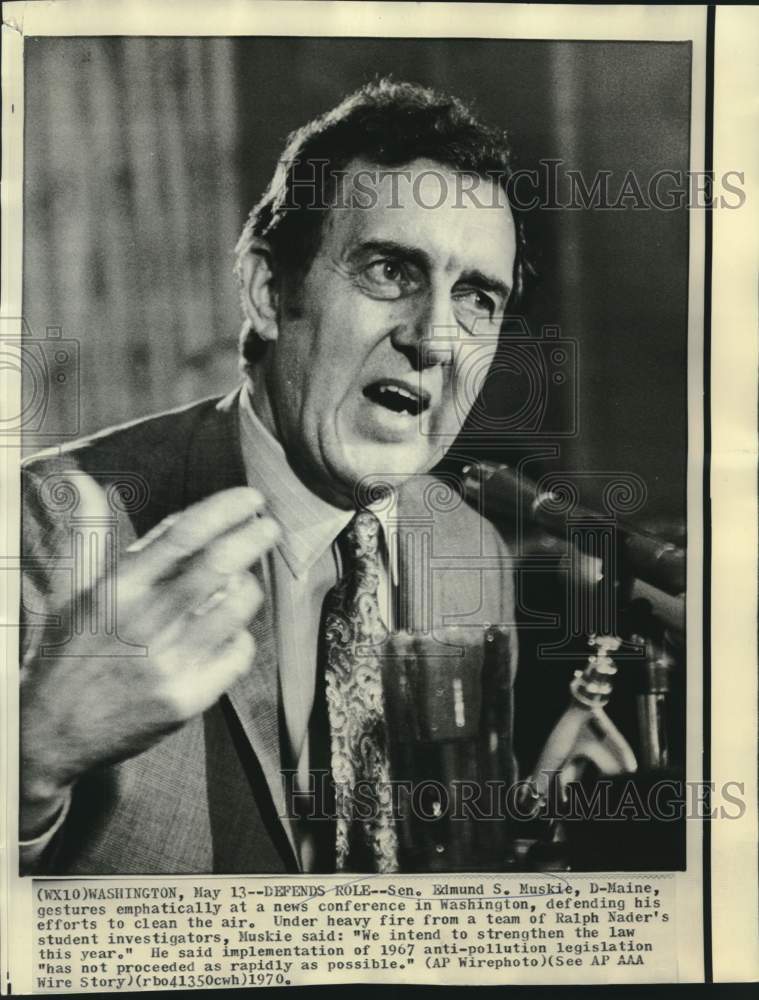 1970 Press Photo Senator Edmund Muskie gestures at Washington news conference