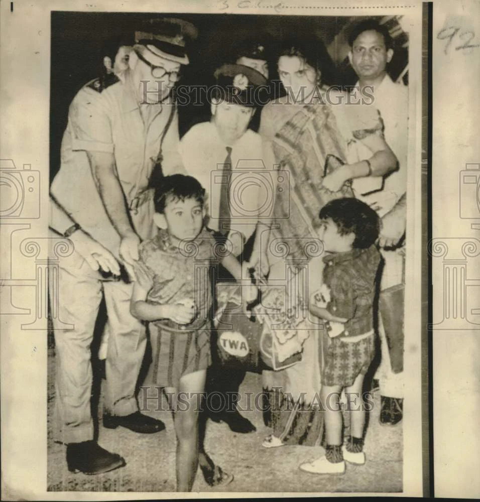 1970 Press Photo Released hostage children assisted at Nicosia airport in Cyprus