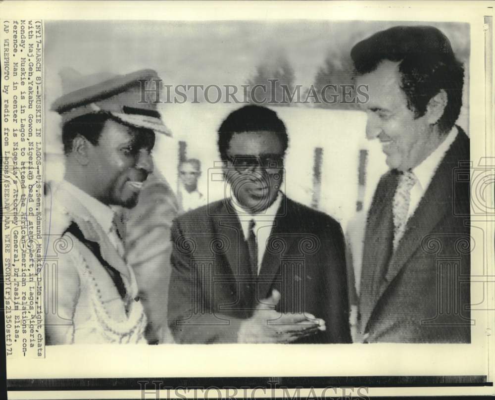 1971 Press Photo Senator Edmund Muskie with Nigerian Government Officials, Lagos