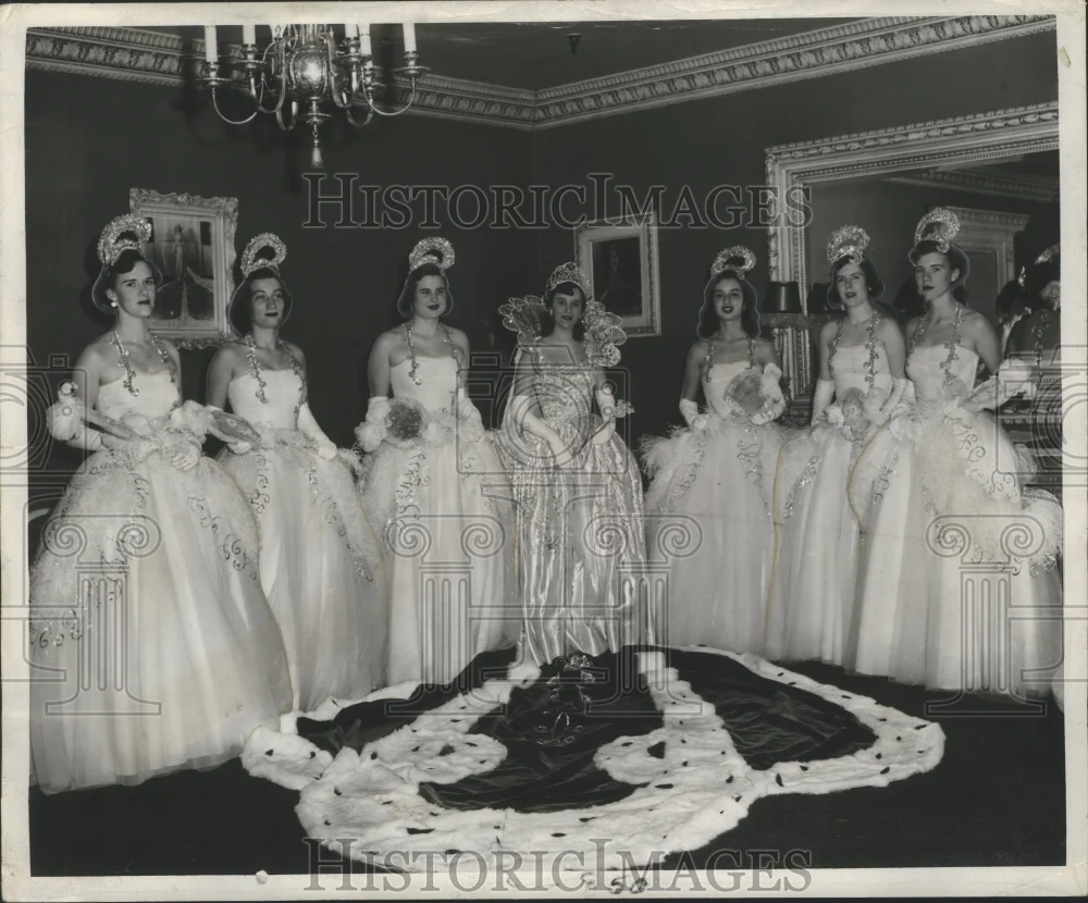 1950 Press Photo Mardi Gras Carnival, Queen of Osiris with her maids - nox00072