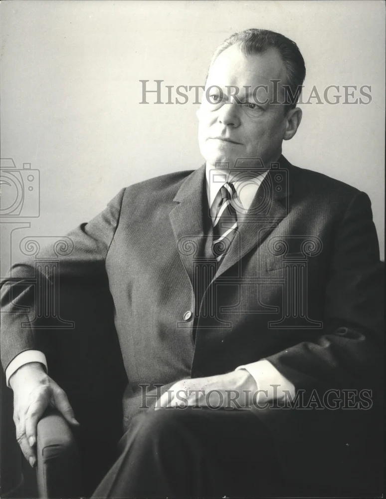 1969 Press Photo Willy Brandt sits thoughtfully in chair - nox03414