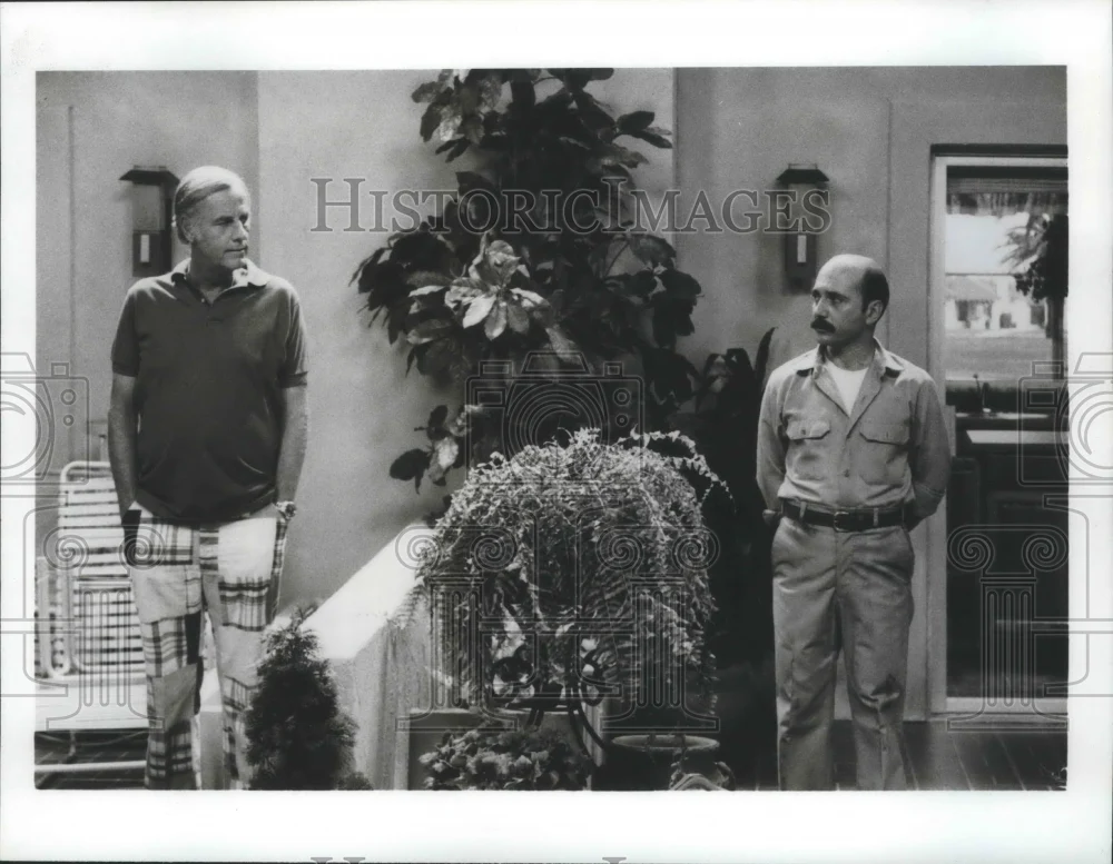 1989 Press Photo McLean Stevenson & Luis Avalos in Condo - nox04217