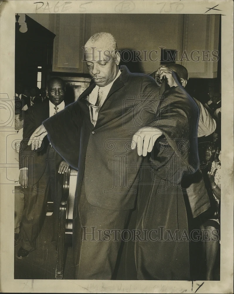 1969 Press Photo Judge Israel M. Augustine Jr. at Swearing In Ceremony