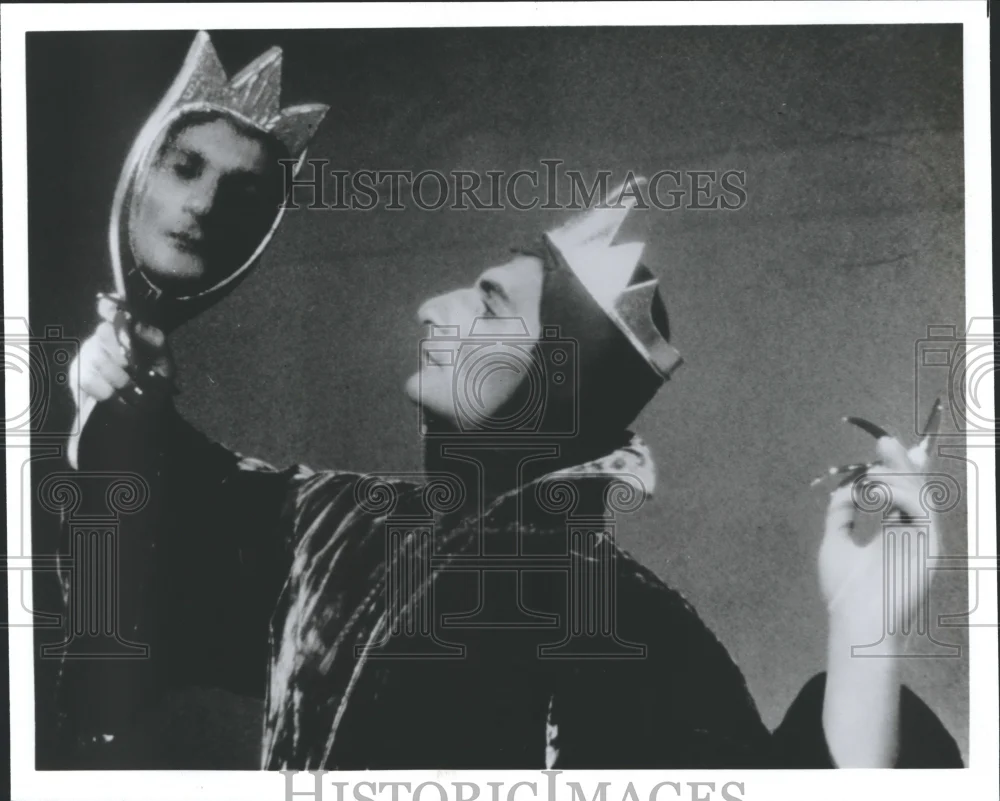 1988 Press Photo Elie Chaib as the Wicked Queen in "Snow White" - nox11365
