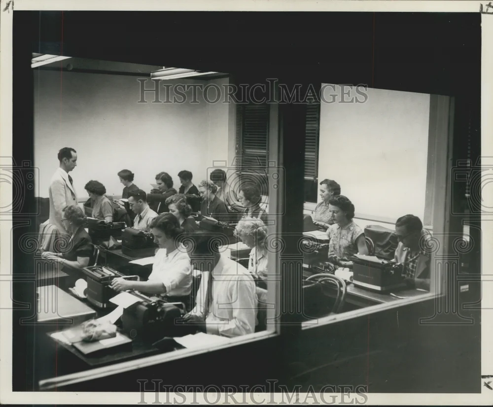 1953 Press Photo Course in typing at Thibodaux High school in Lafourche Parish