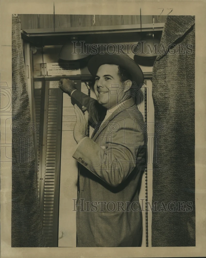 1957 Press Photo Willis George Delhommer - nox14976