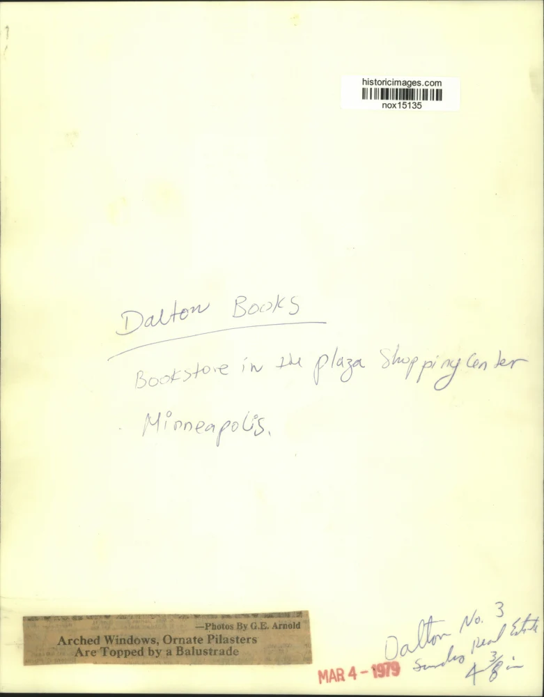 1979 Press Photo Dalton Number 3 Bookstore in Plaza Shopping Center, Minneapolis - Image 2