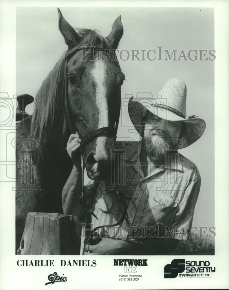 1981 Press Photo Musician Charlie Daniels with Horse - nox15309