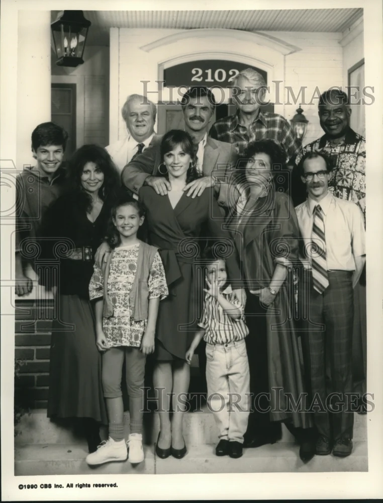 1990 Press Photo Burt Reynolds & other cast members of "Evening Shade," on CBS