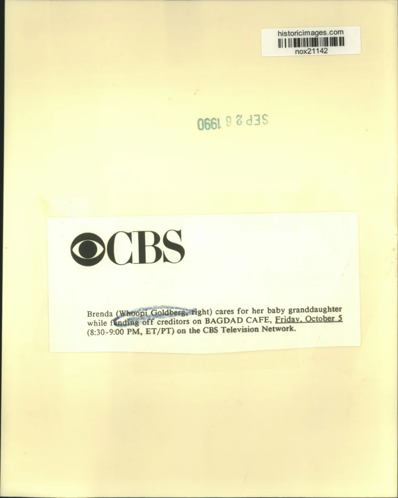1990 Press Photo Whoopie Goldberg stars in CBS' "Bagdad Cafe." - nox21142 - Image 2