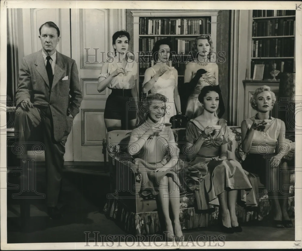 1954 Press Photo Elliott Nugent & Pat Fowler & others in "Seven Year Itch."