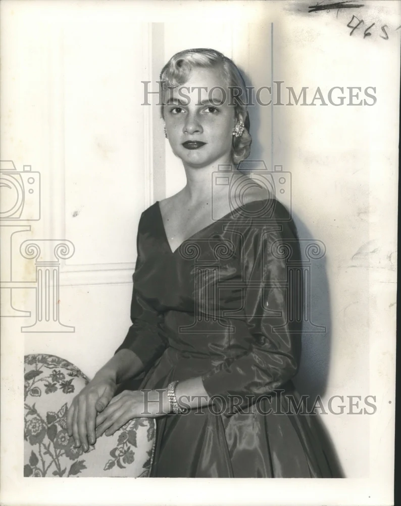 1957 Press Photo Miss Suzanne Penick, Queen, Mardi Gras - nox23414