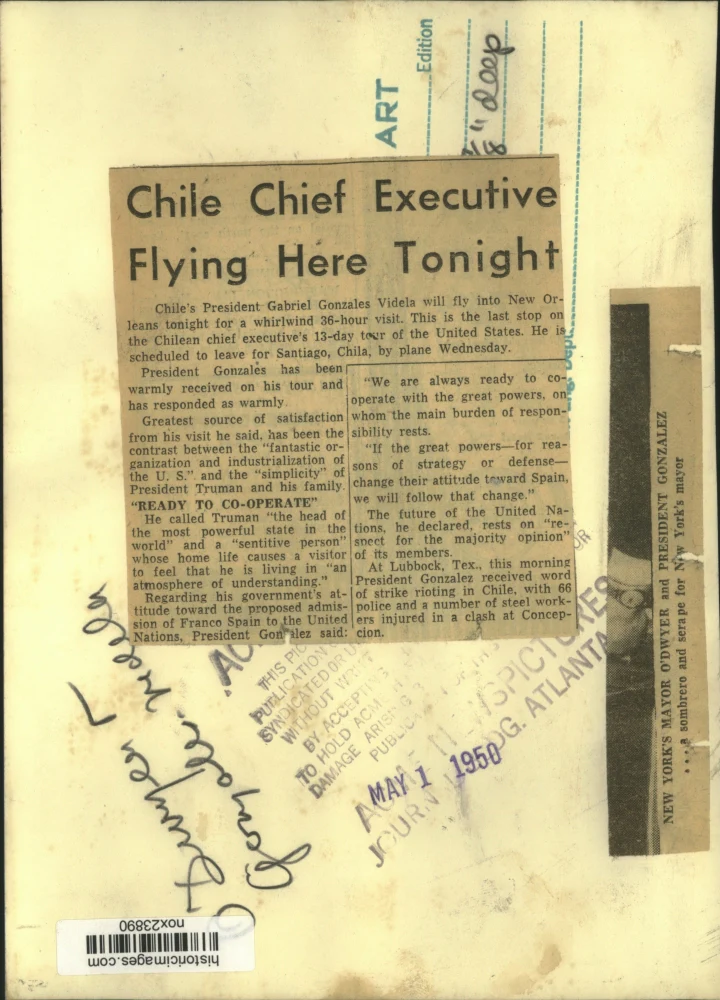 1950 Press Photo New York Mayor Gets Gifts from President of Chile - nox23890 - Image 2