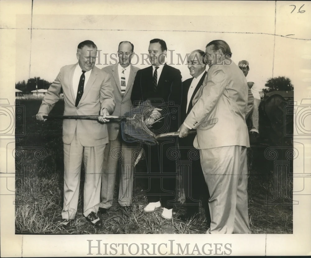 1958 Press Photo Councilman Glenn Clasen with Others at Village Center Event