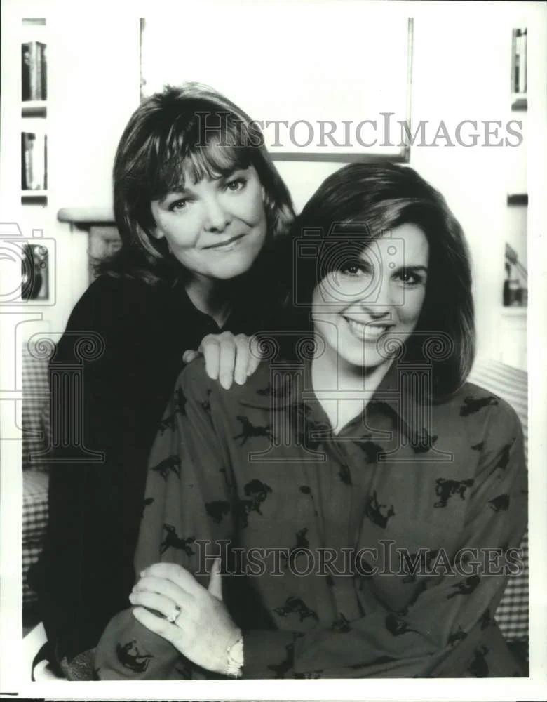 1988 Press Photo Actors Jane Curtin, Susan Saint James in "Kate & Allie"