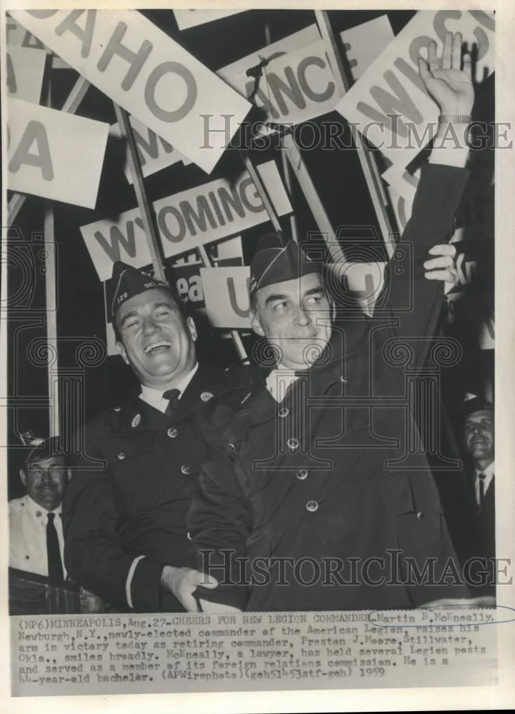1959 Press Photo Martin B. McKneally and Preston Moore wave to Legion members.